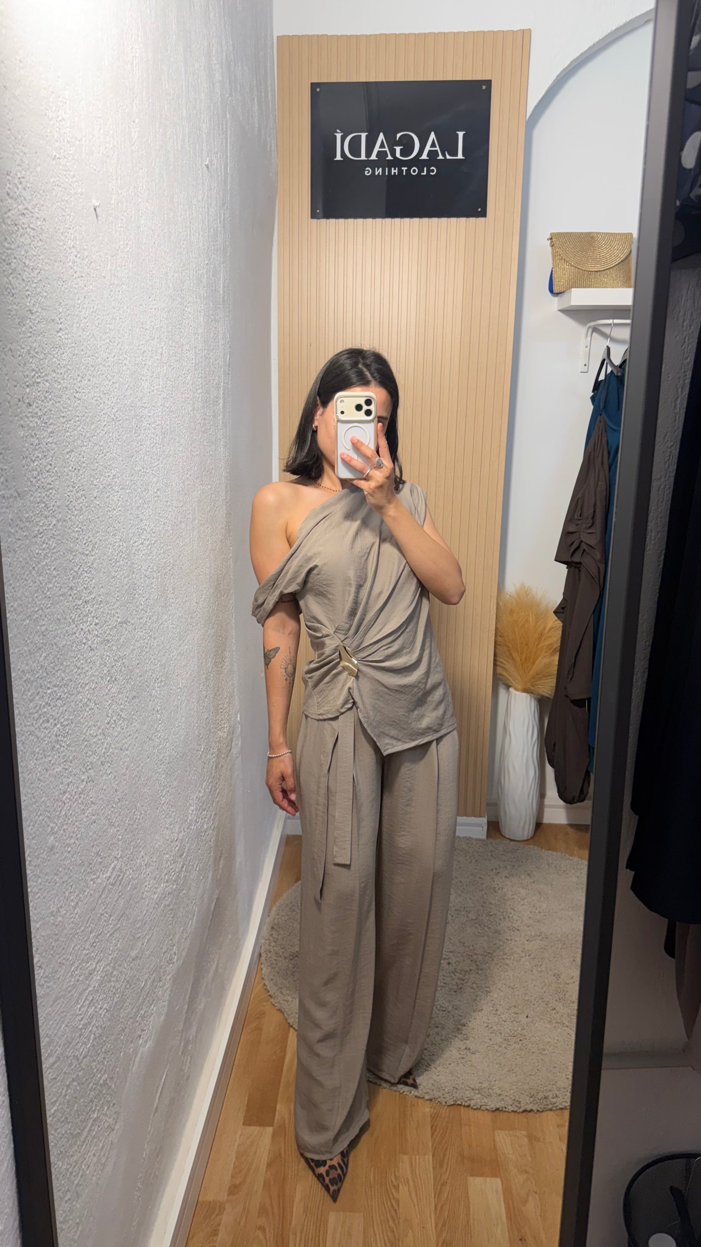 Conjunto broche taupe