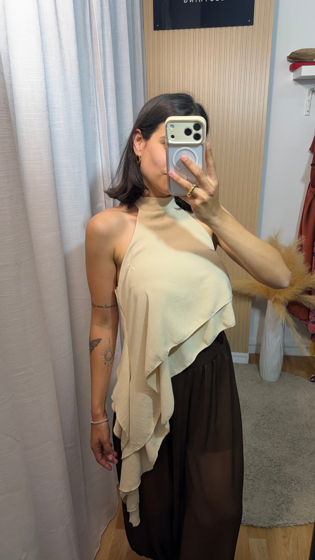Top volante beige