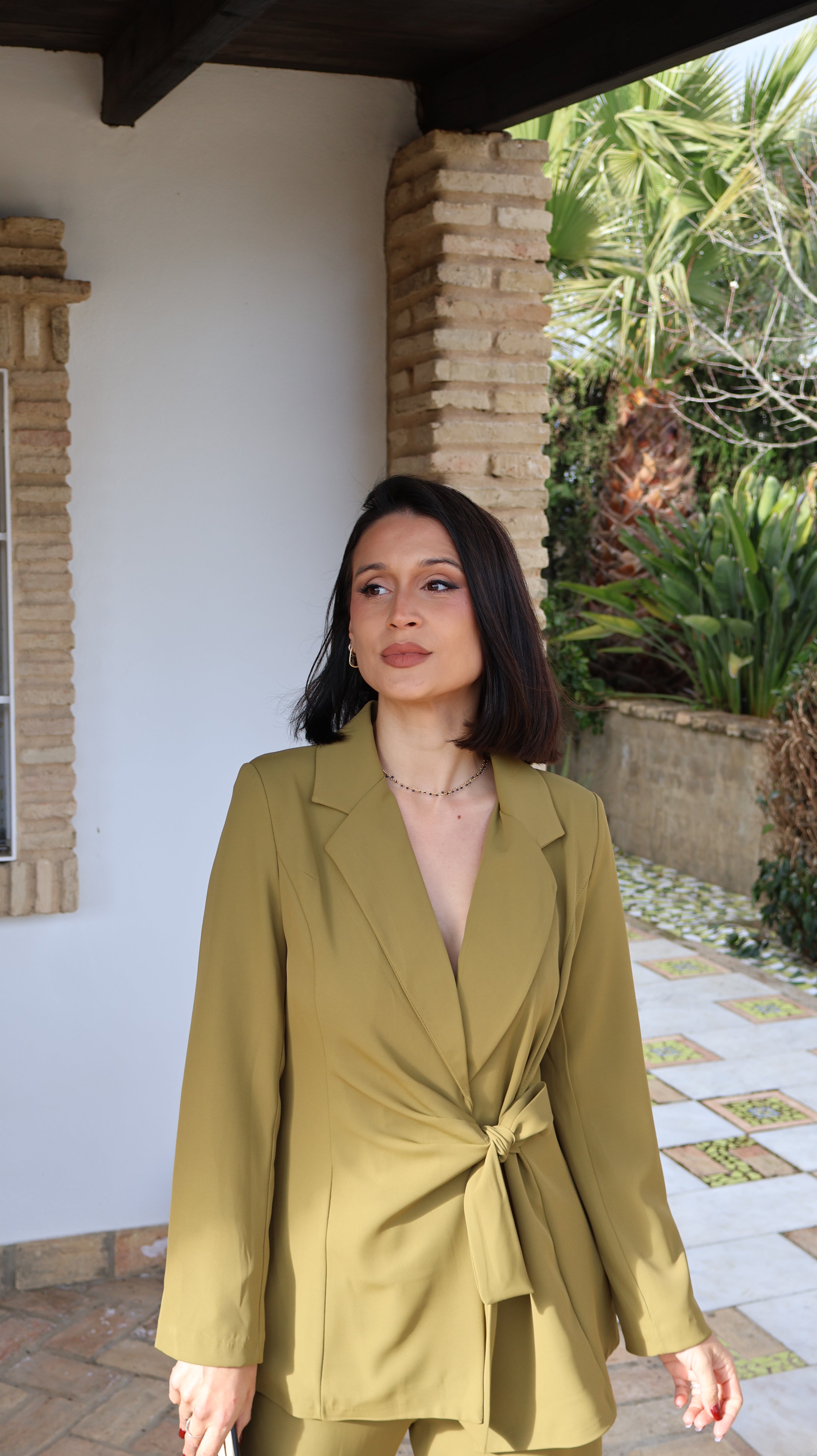 Traje verde oliva