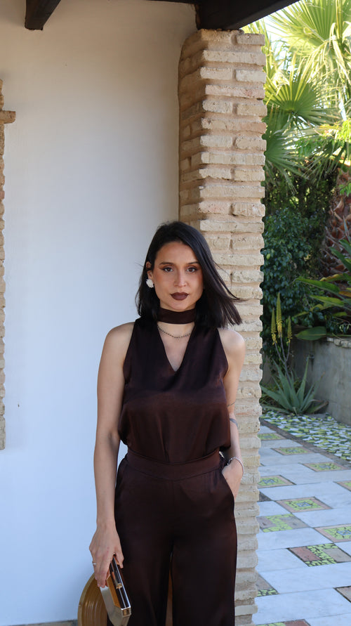 Conjunto satinado marrón