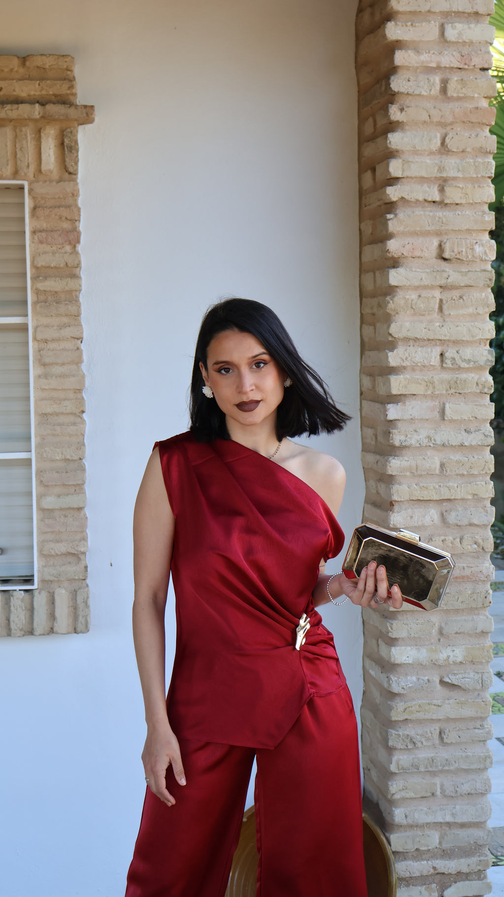 Conjunto satinado broche
