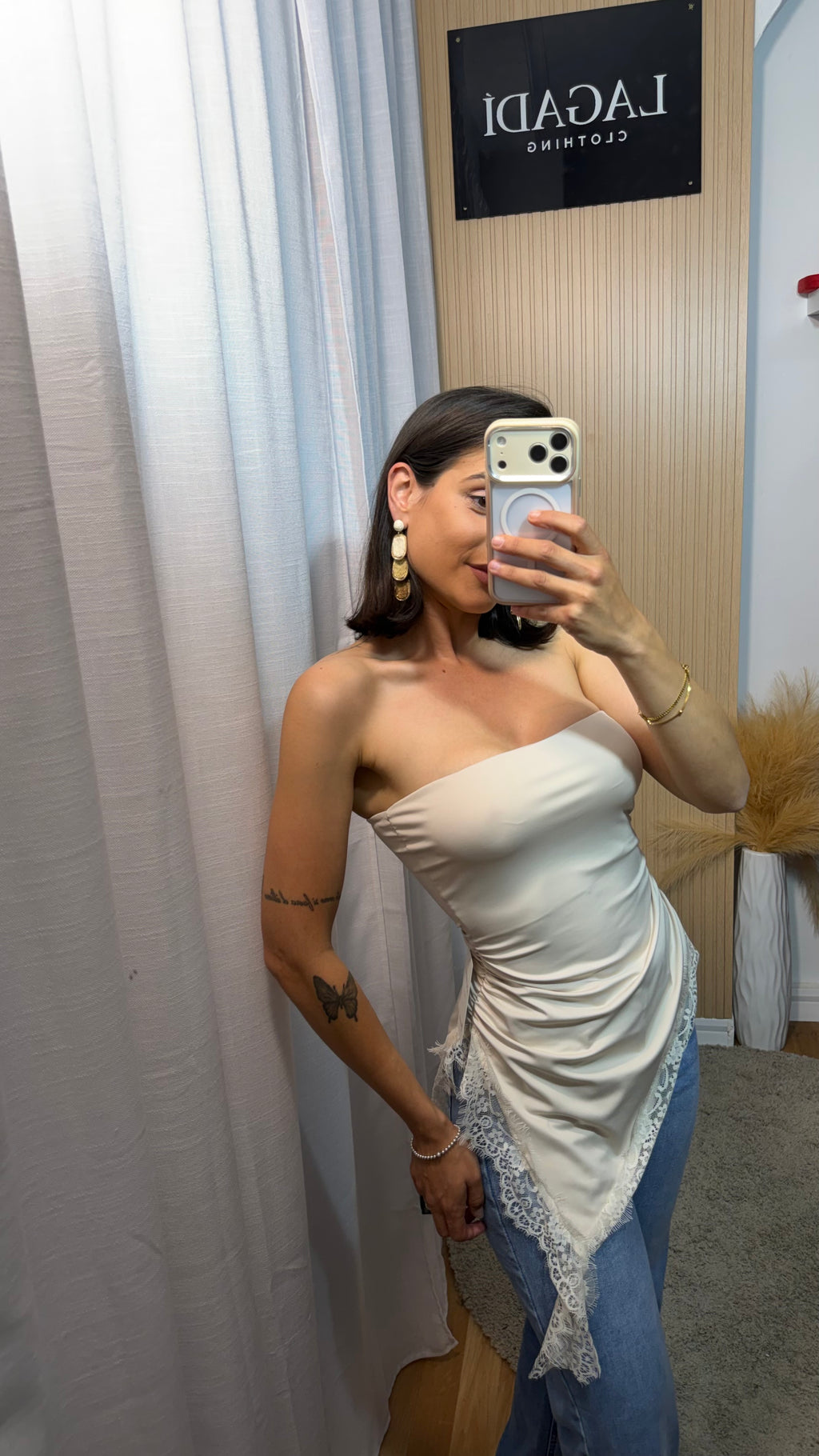 Top asimétrico beige
