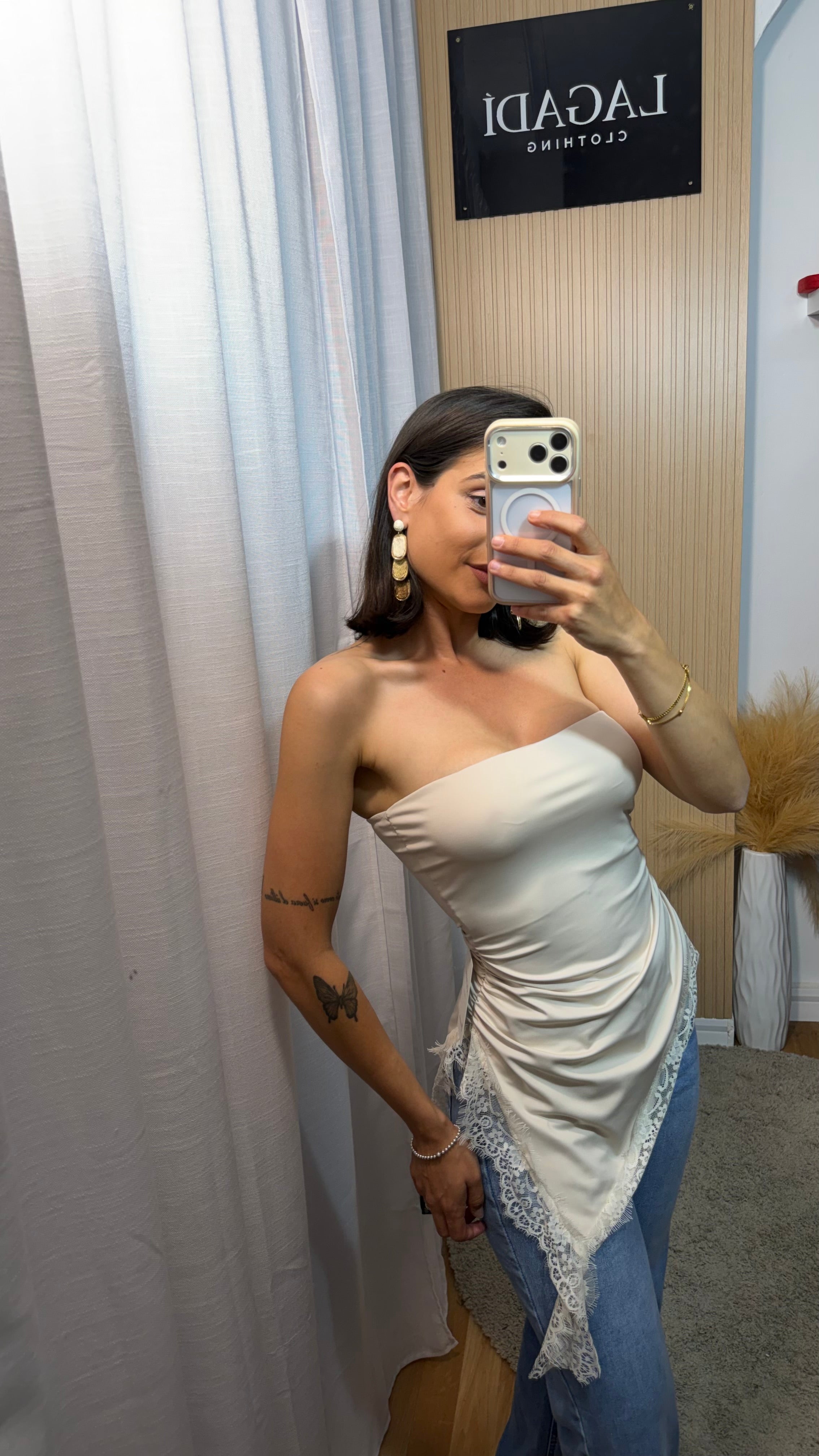 Top asimétrico beige