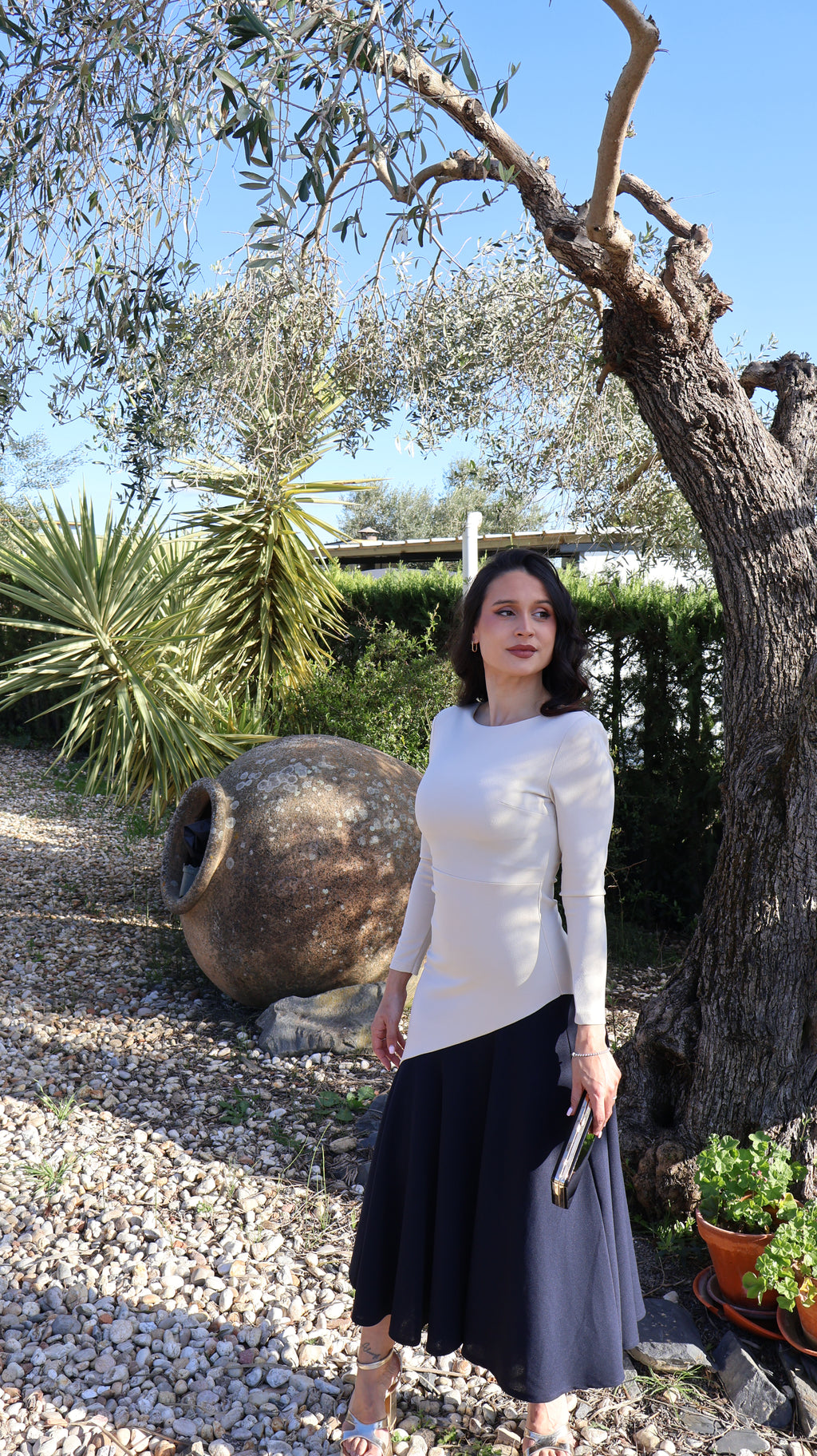 Vestido cascada beige