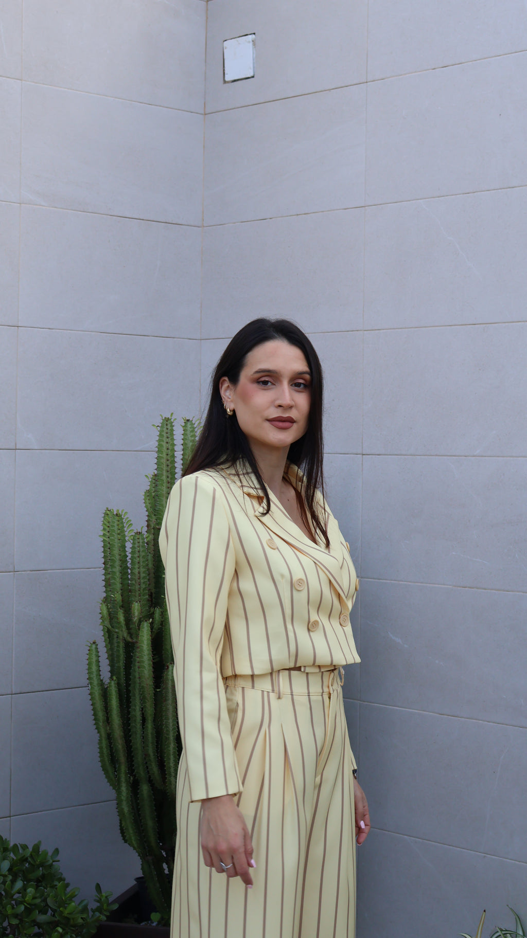 Traje Abril Amarillo