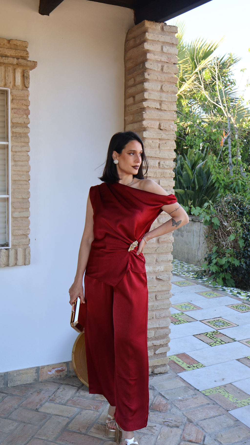 Conjunto satinado broche