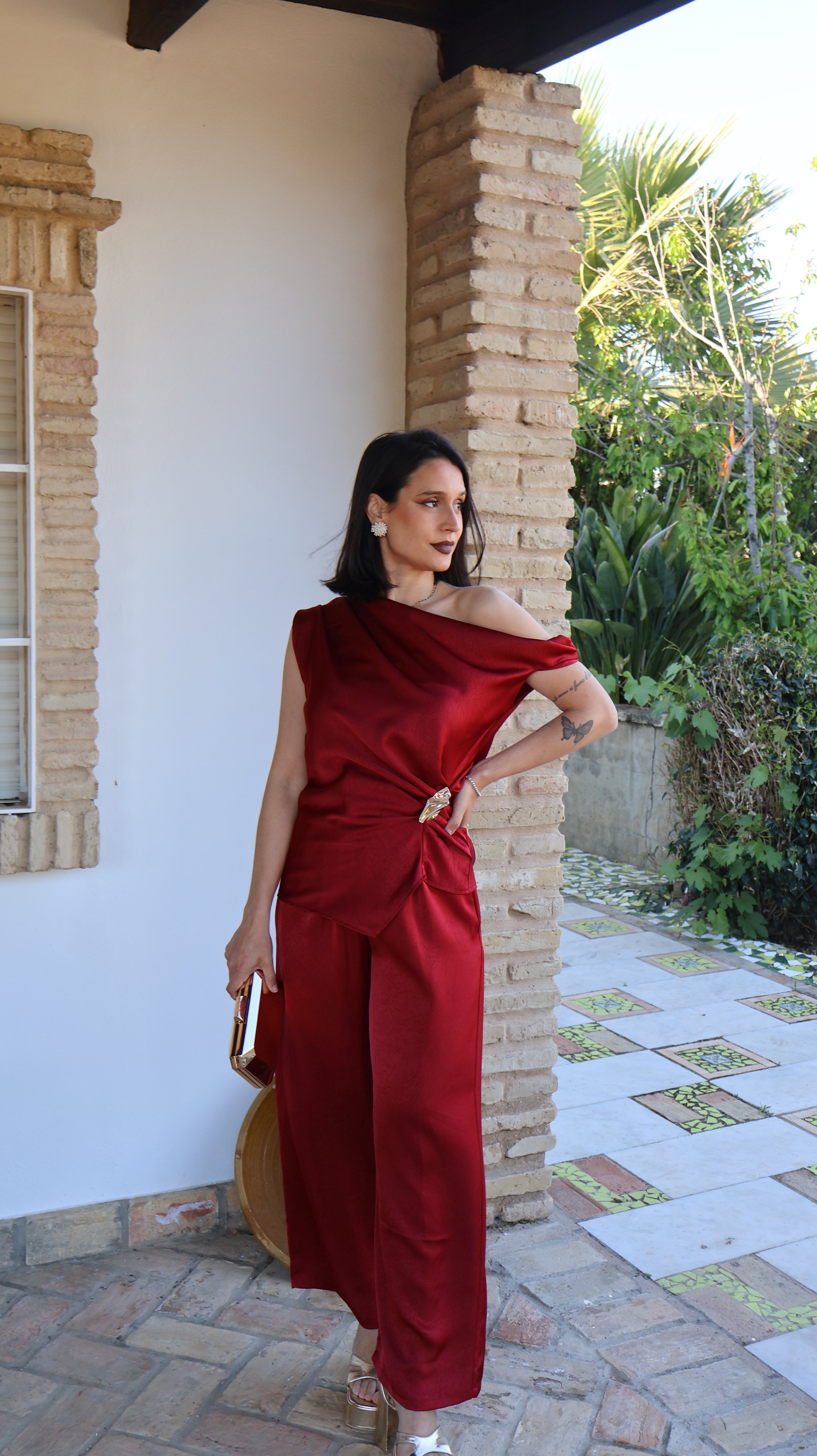 Conjunto satinado broche