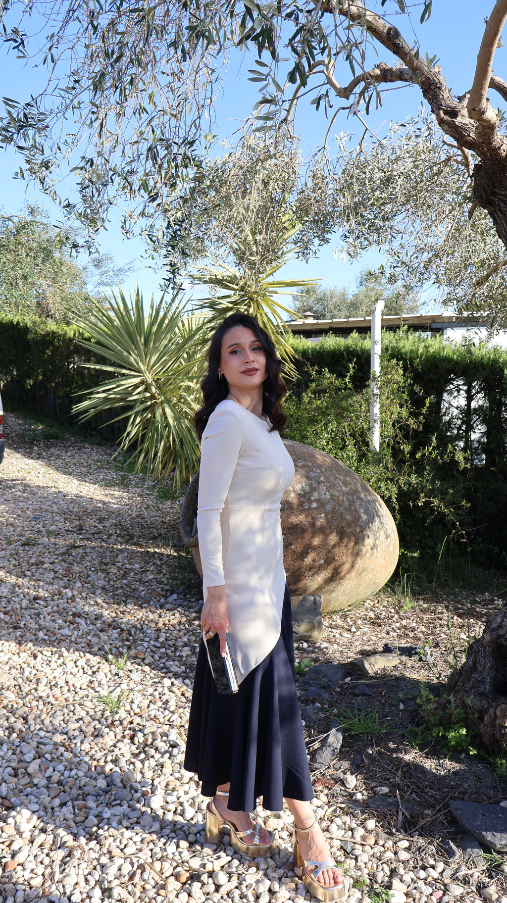 Vestido cascada beige