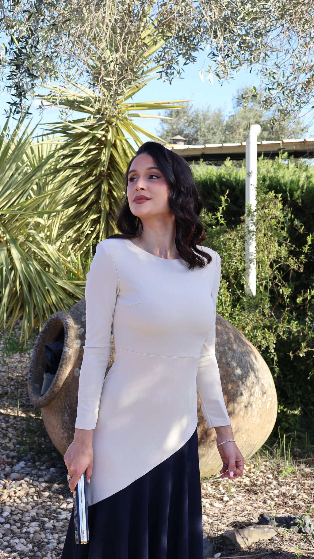 Vestido cascada beige