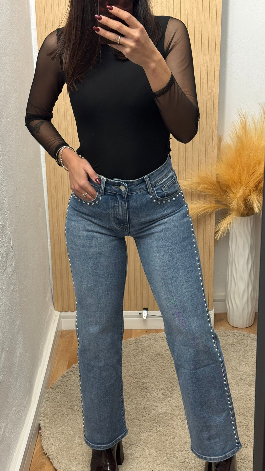 Vaquero tachuela lateral