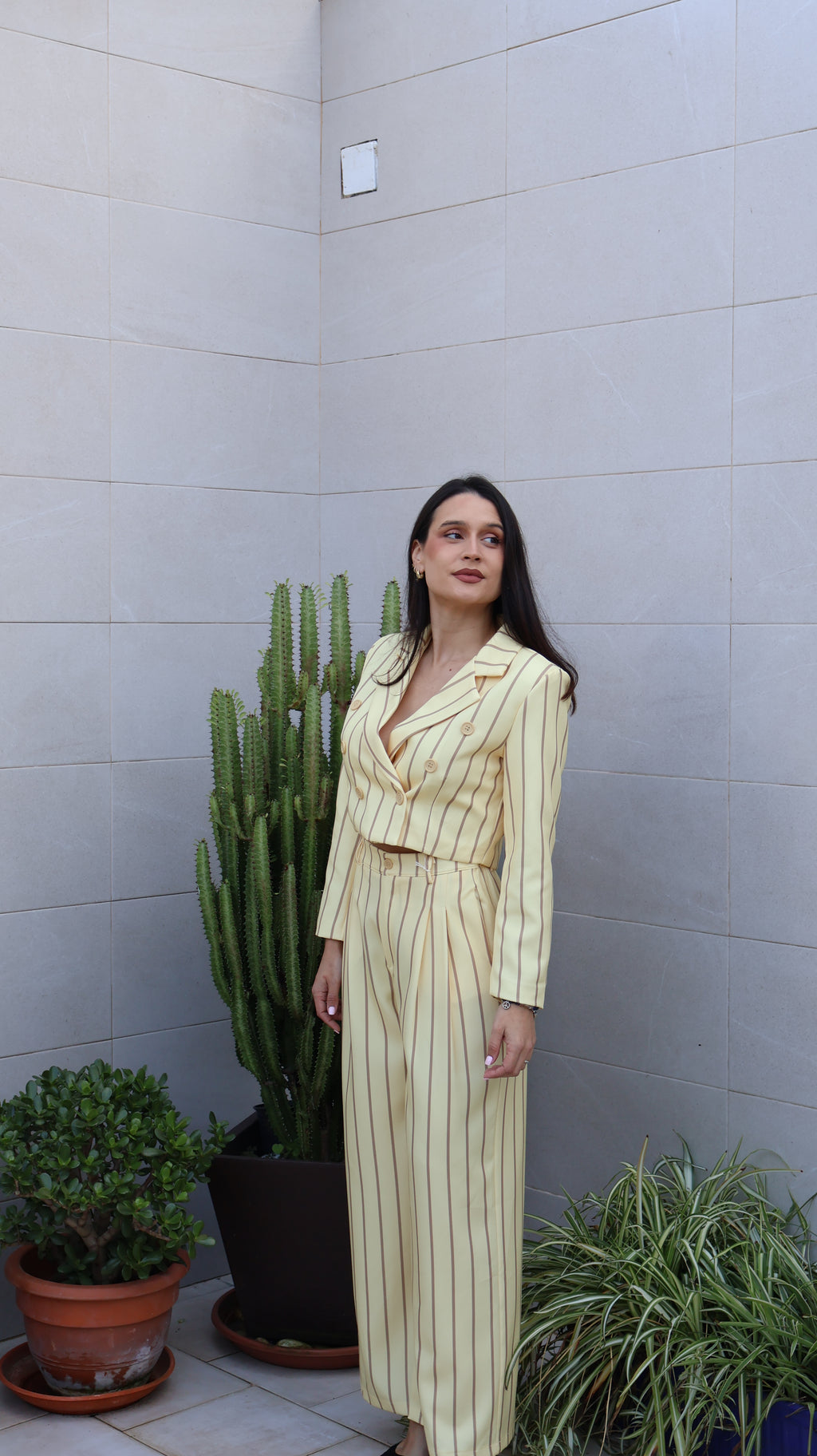 Traje Abril Amarillo