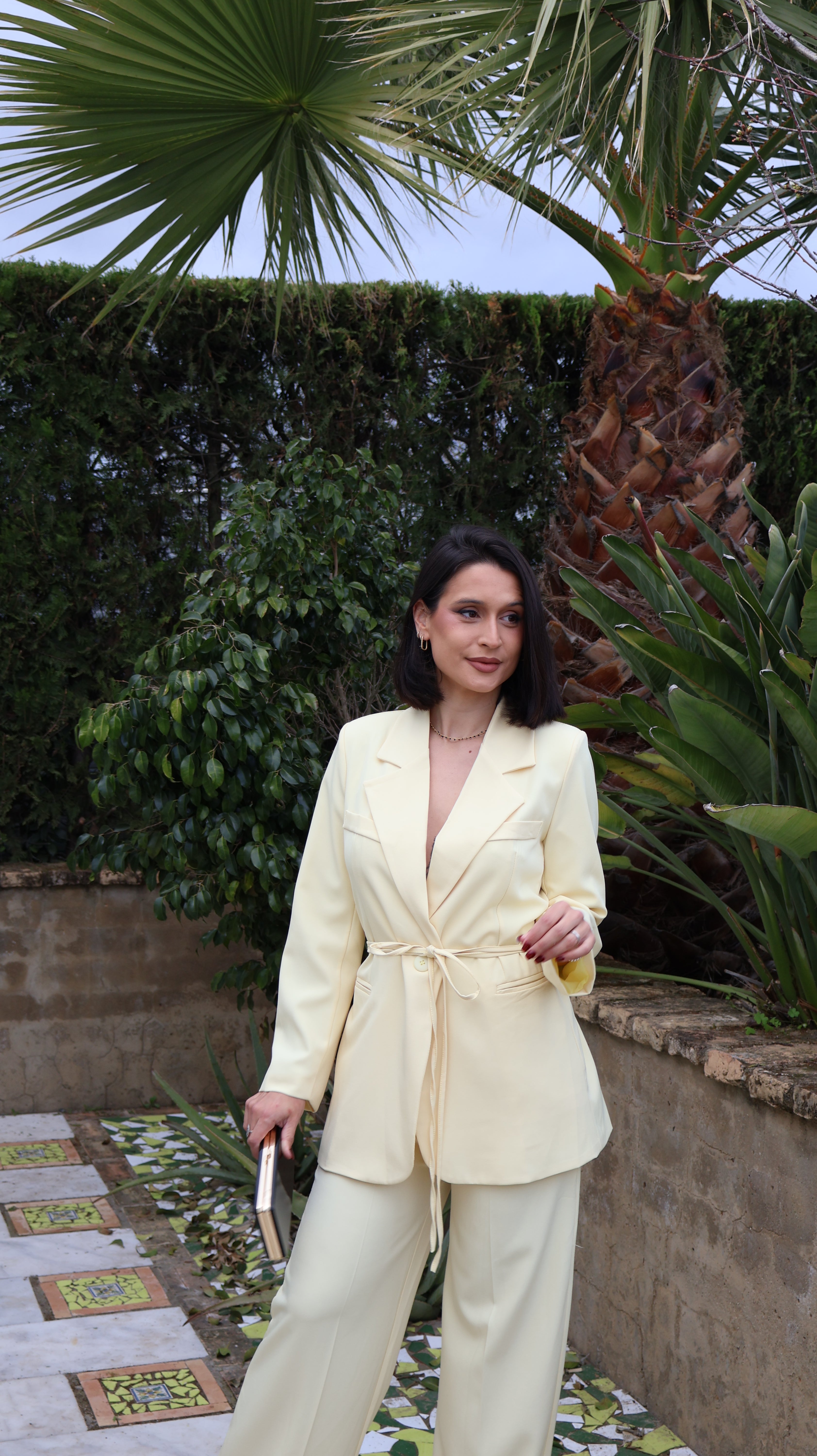 Traje mantequilla
