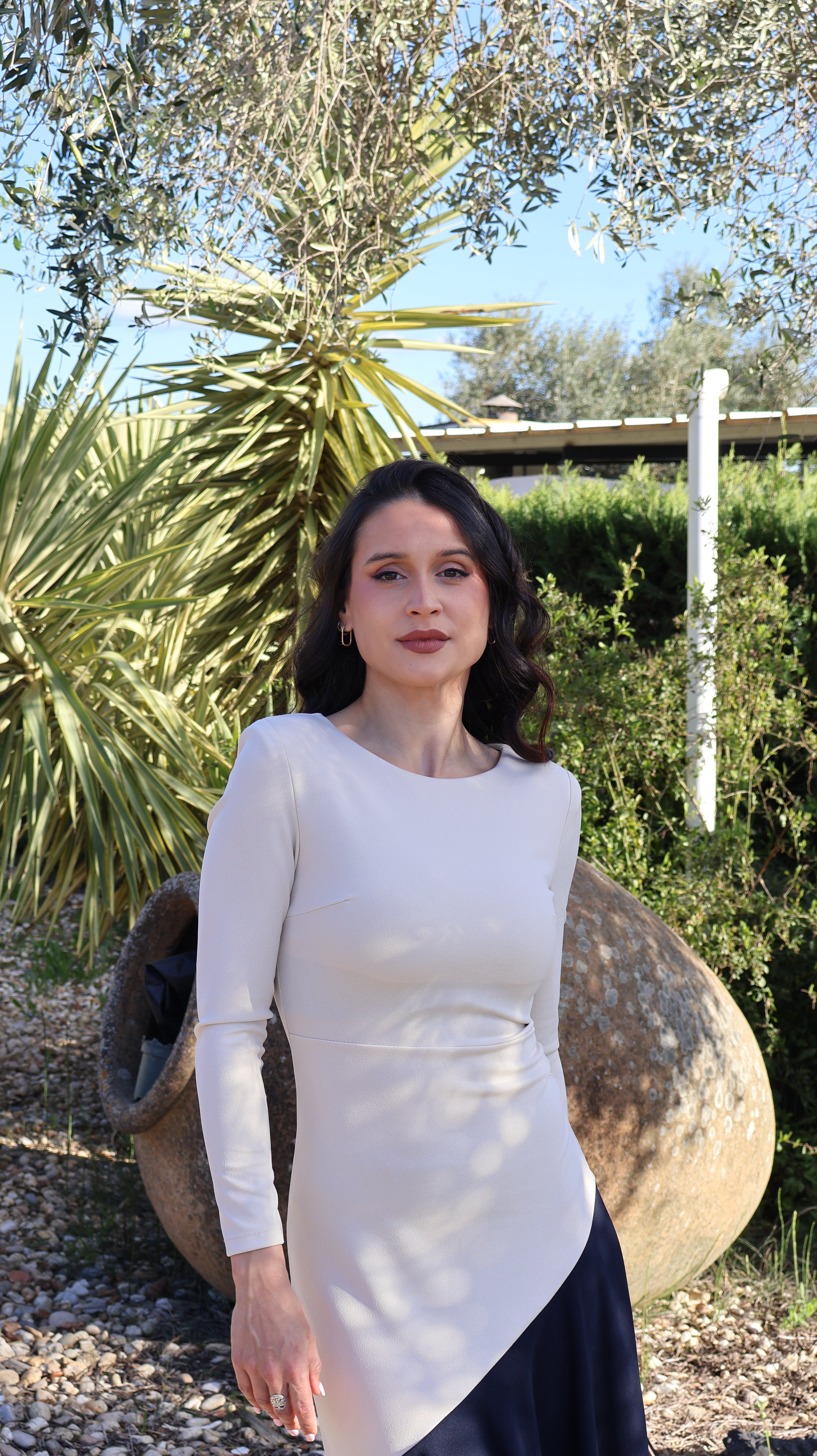 Vestido cascada beige