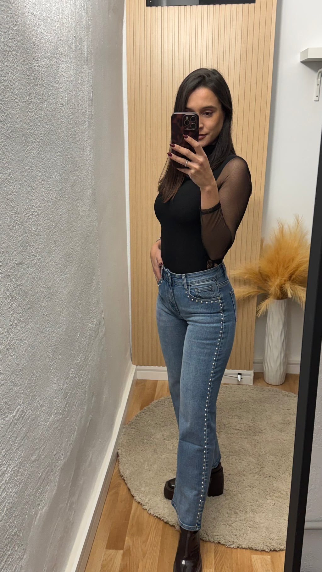 Vaquero tachuela lateral