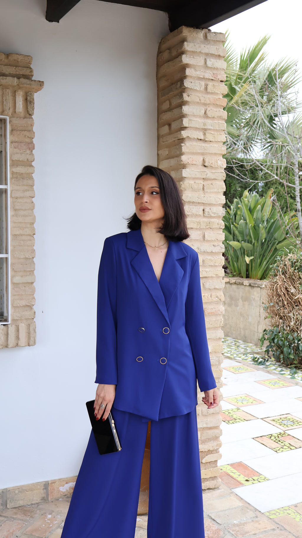 Traje azul añil