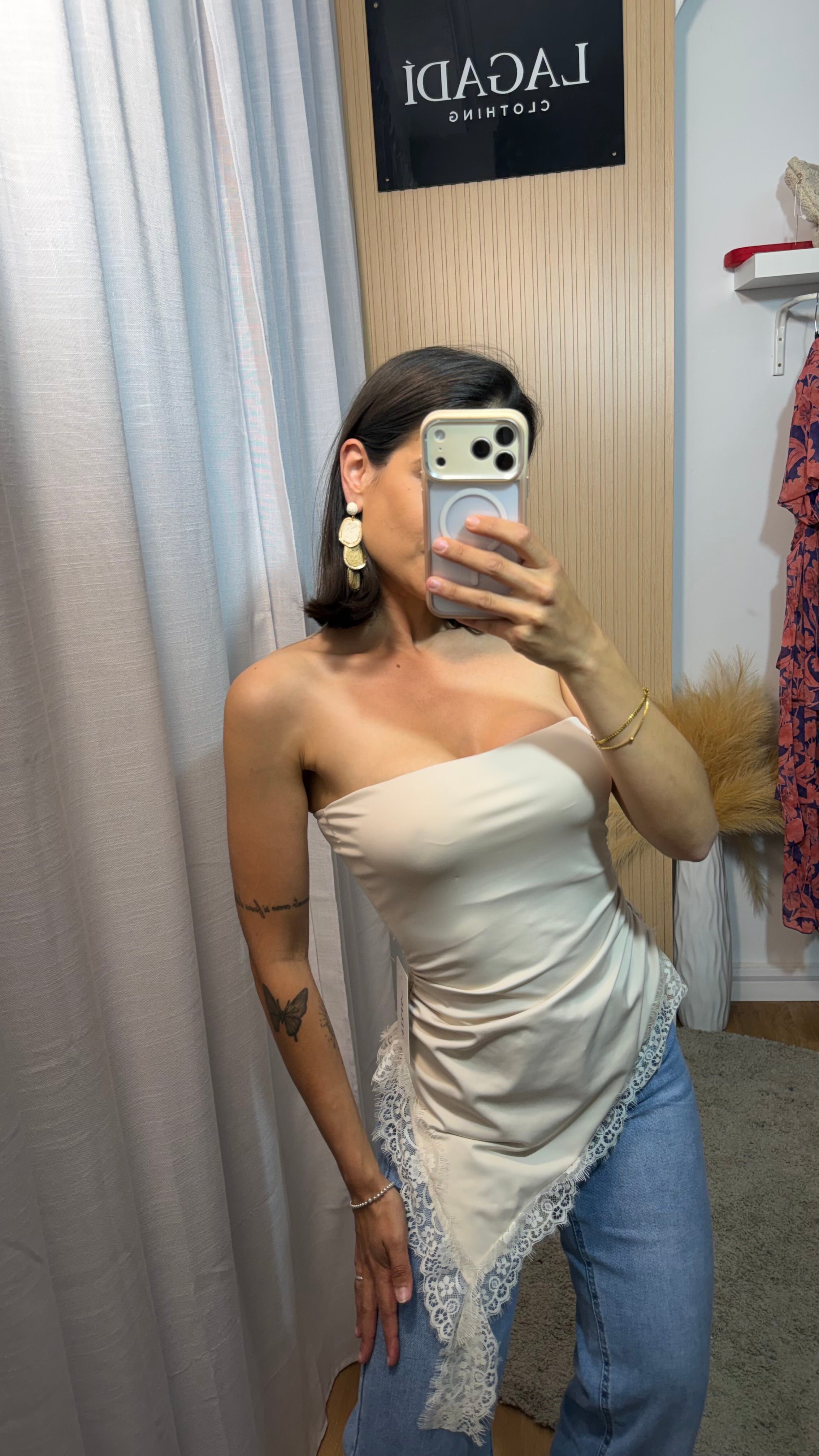 Top asimétrico beige