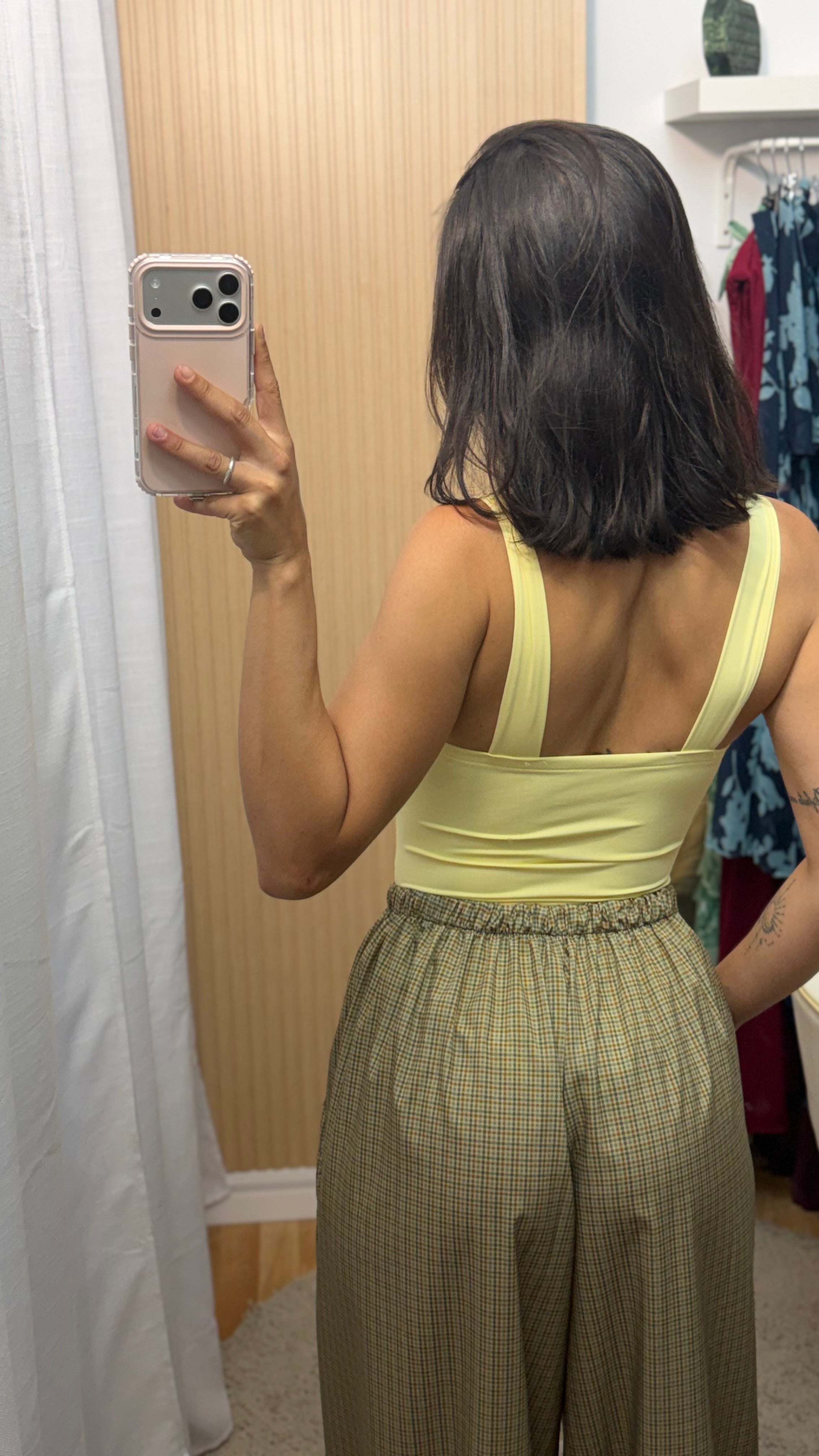 Body amarillo
