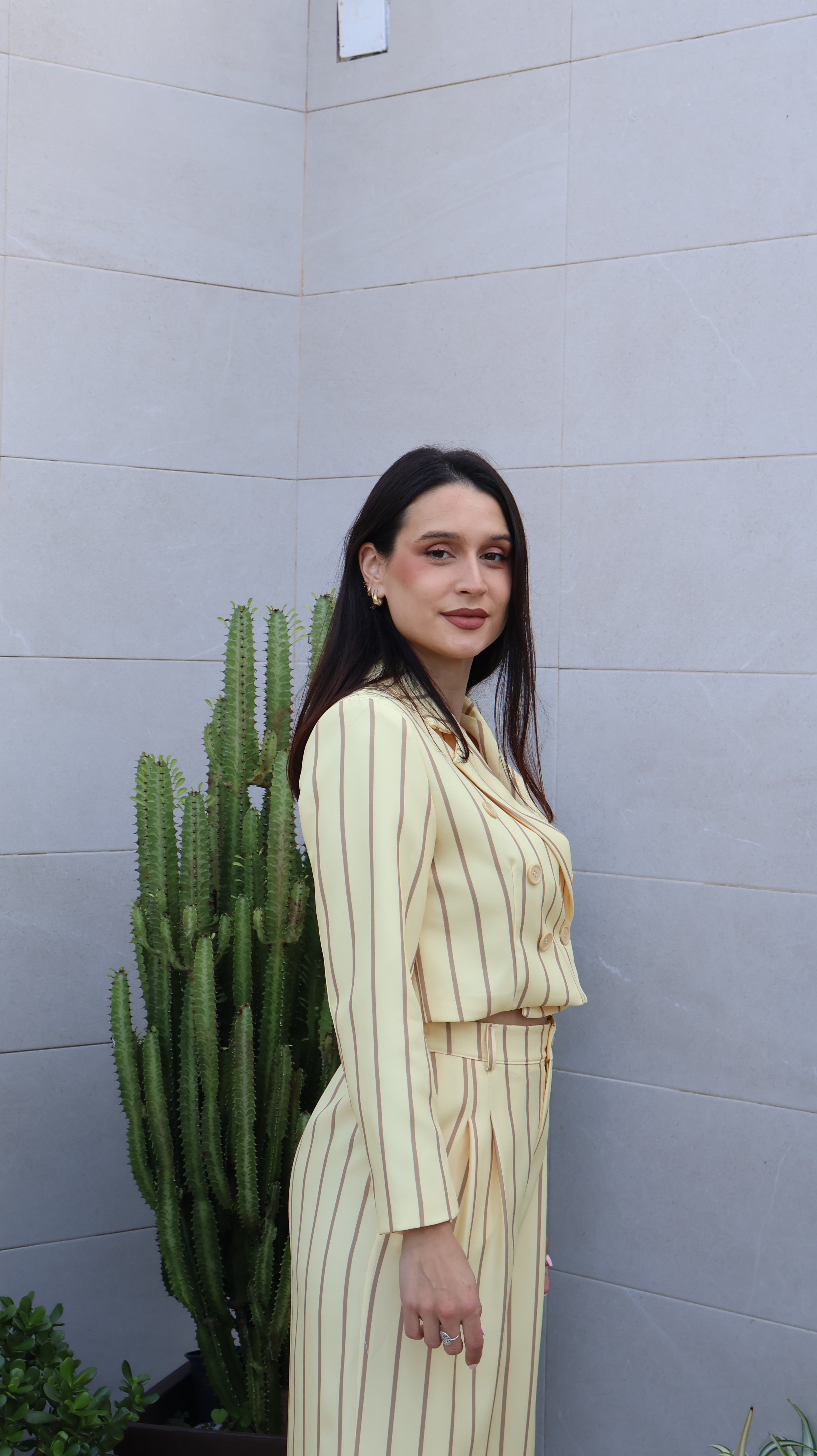 Traje Abril Amarillo