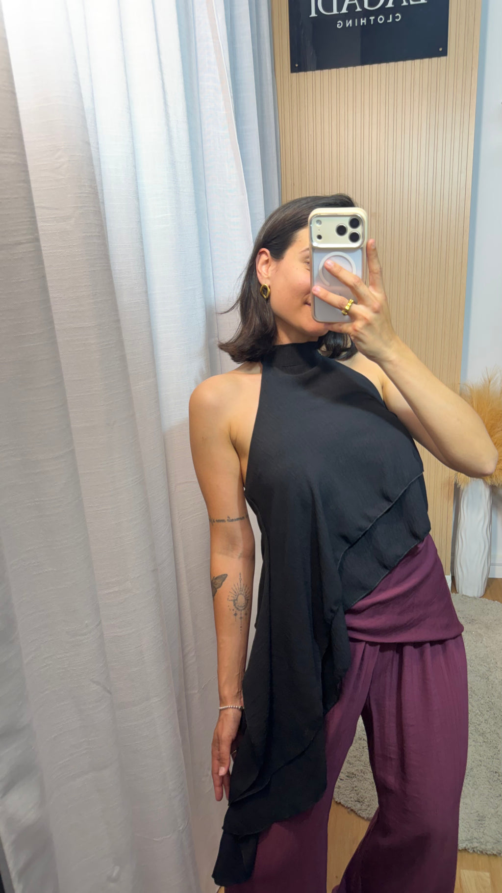 Top volante negro