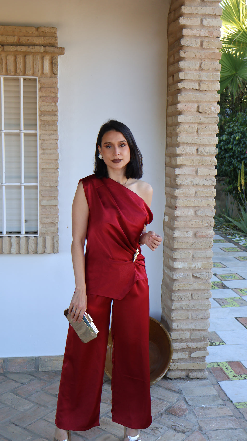 Conjunto satinado broche