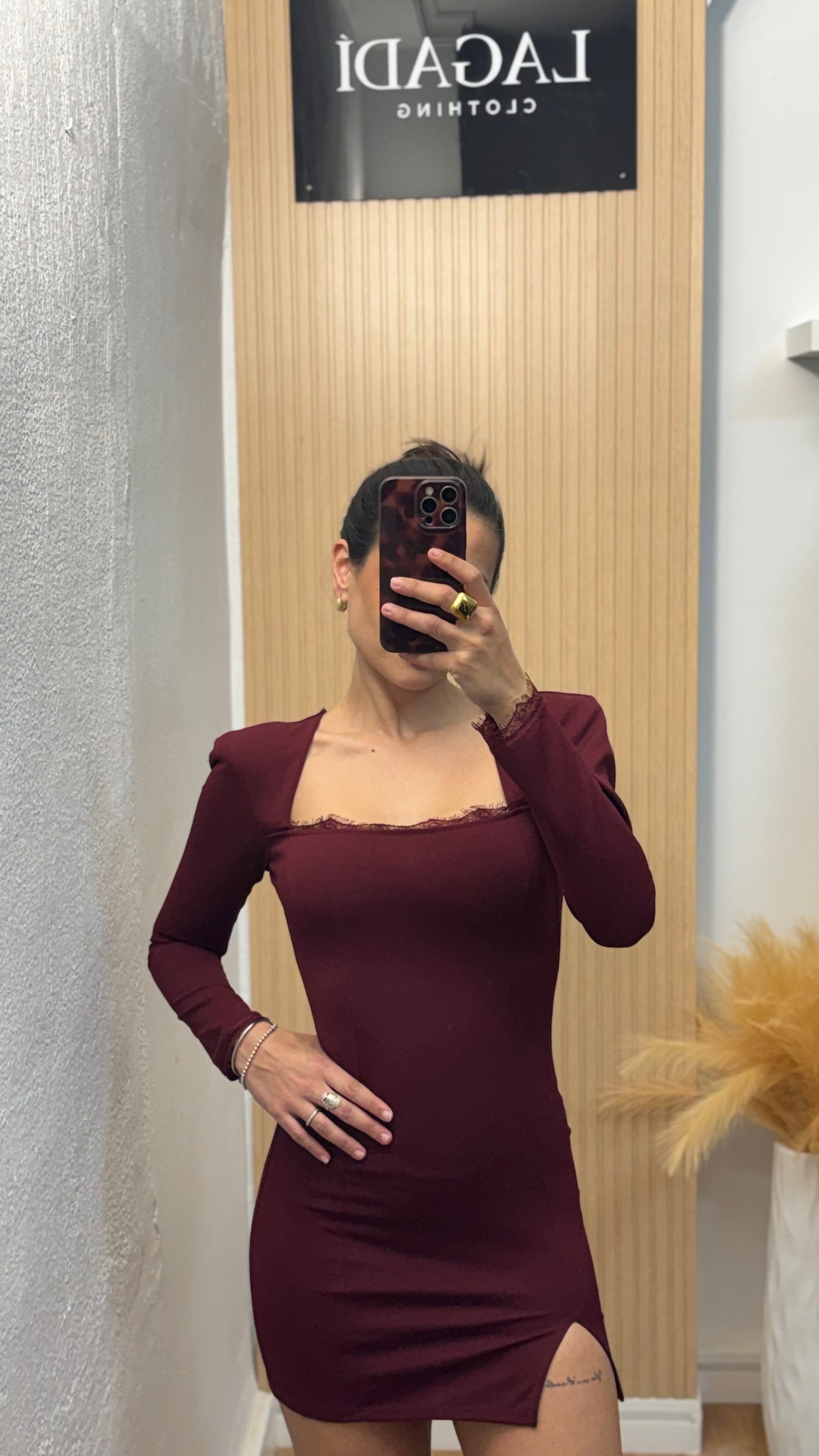 Vestido encaje Burdeos