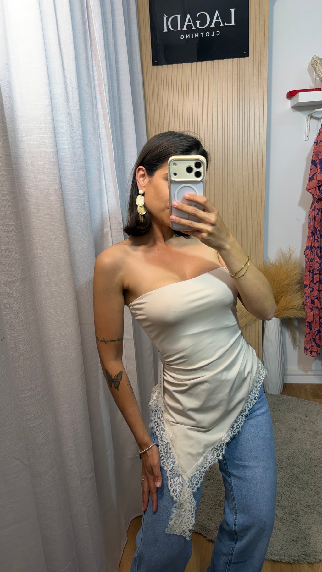 Top asimétrico beige