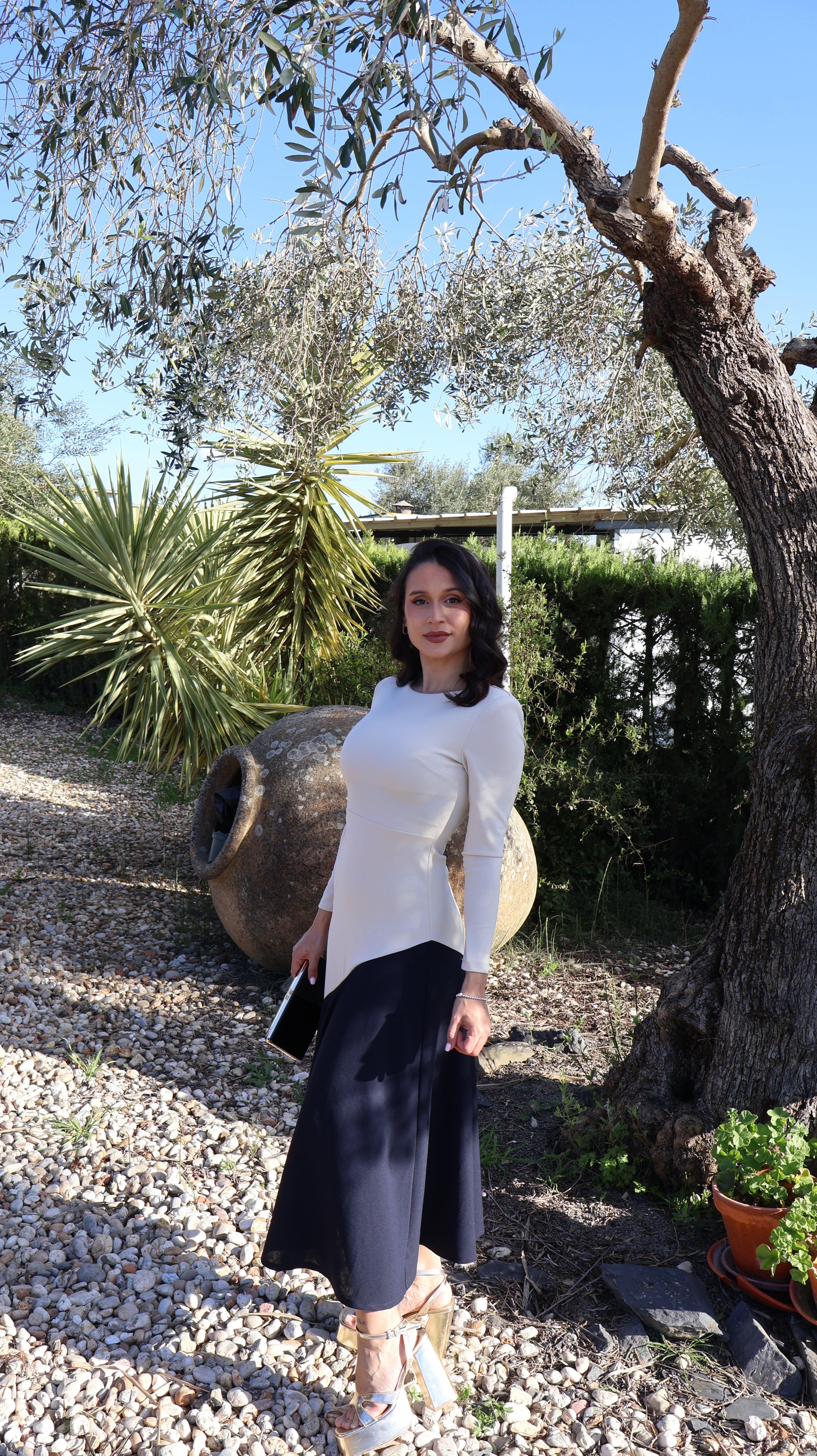 Vestido cascada beige