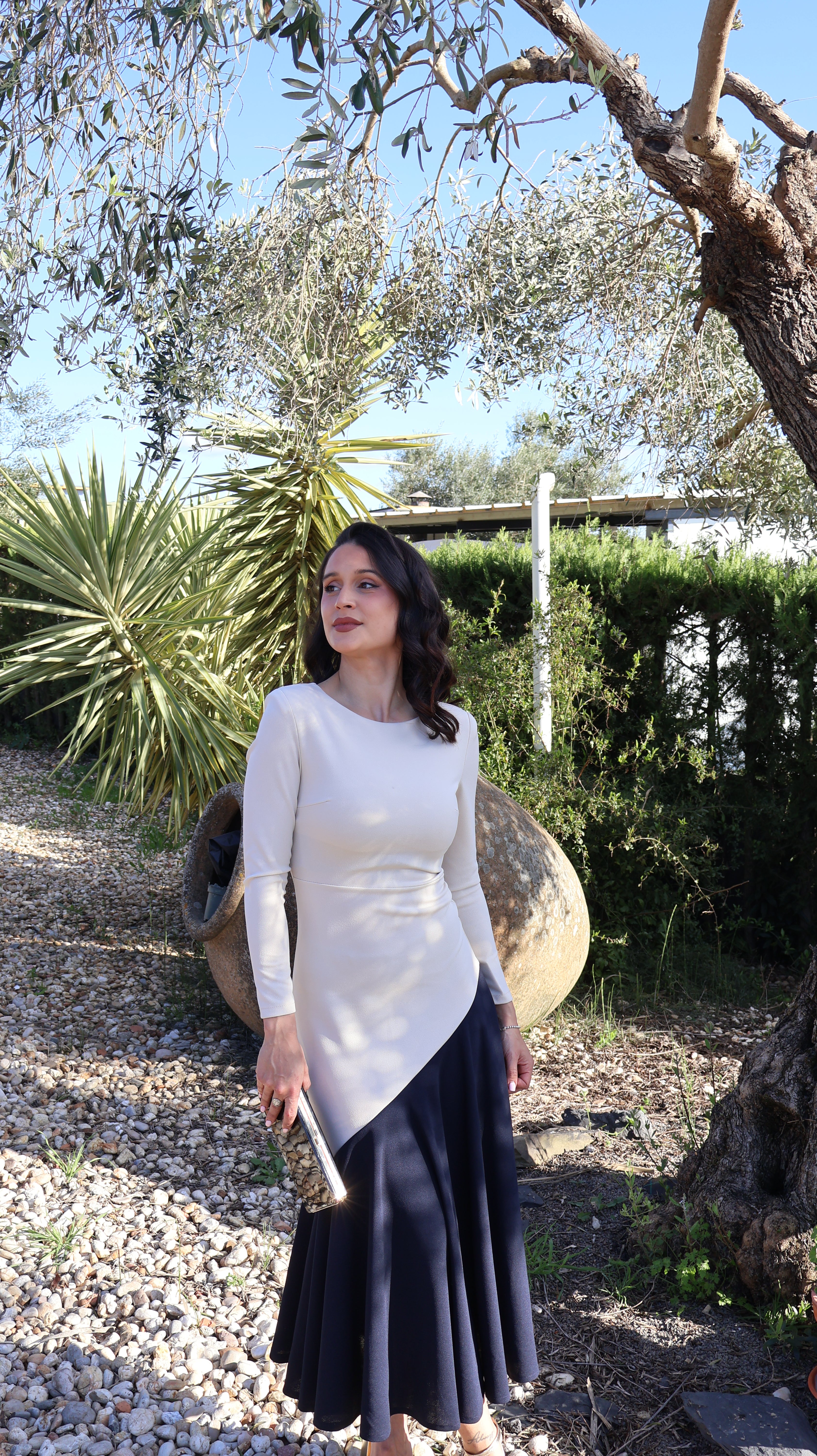 Vestido cascada beige